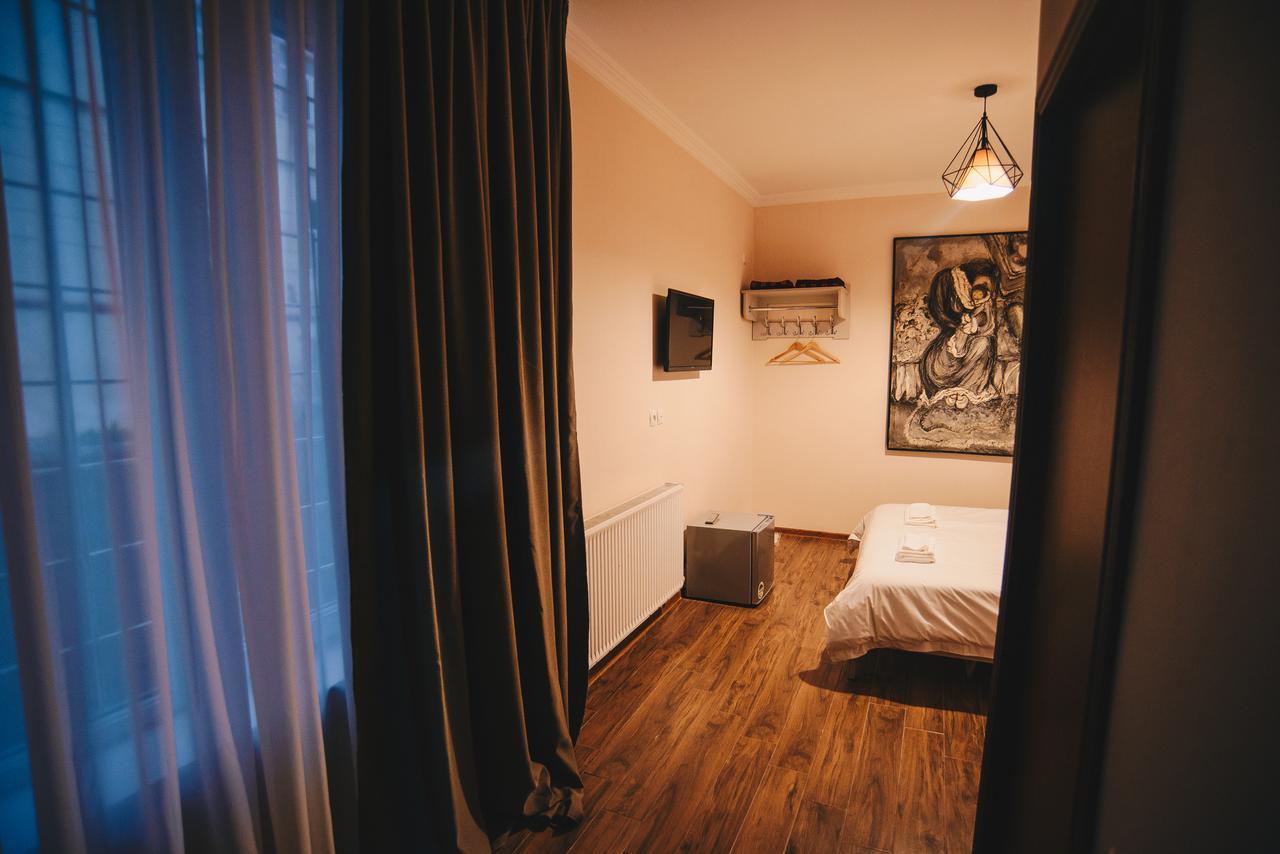 Hotel Sani Kutaisi Esterno foto