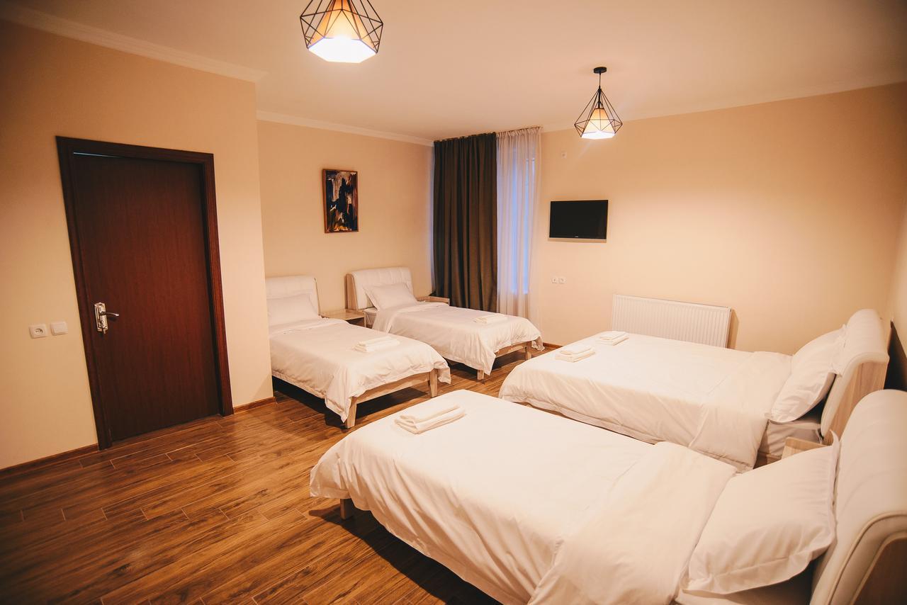 Hotel Sani Kutaisi Esterno foto