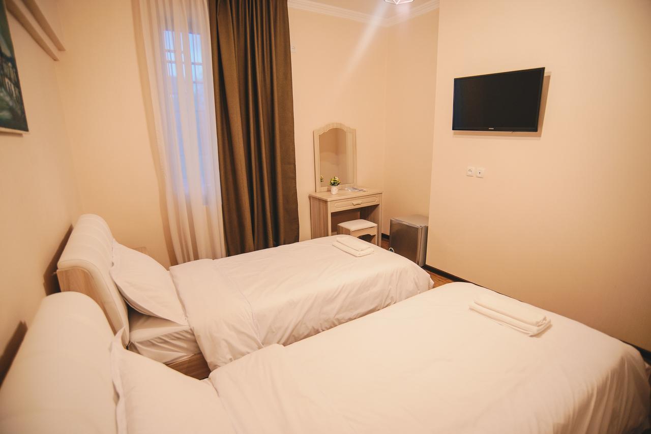 Hotel Sani Kutaisi Esterno foto
