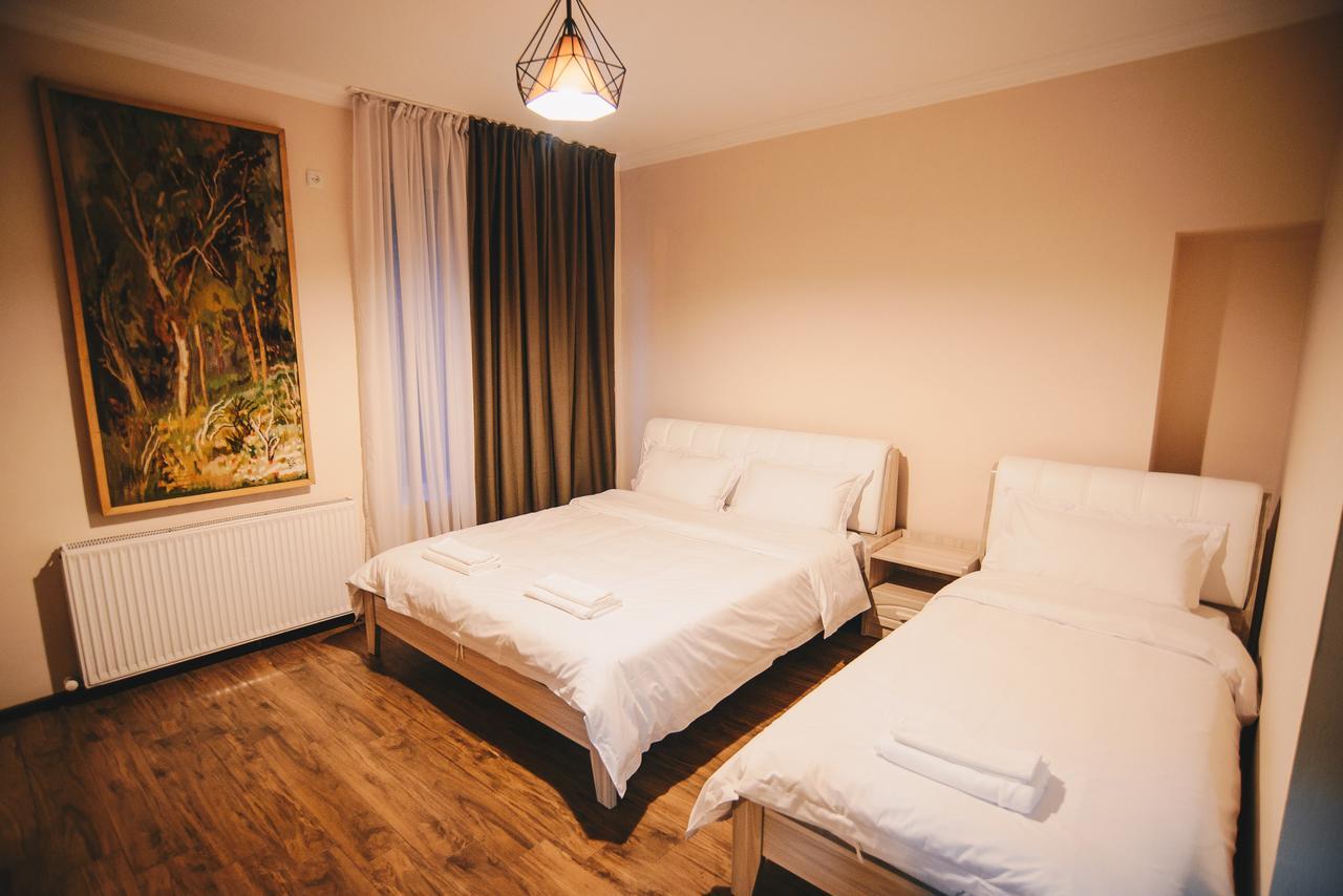 Hotel Sani Kutaisi Esterno foto