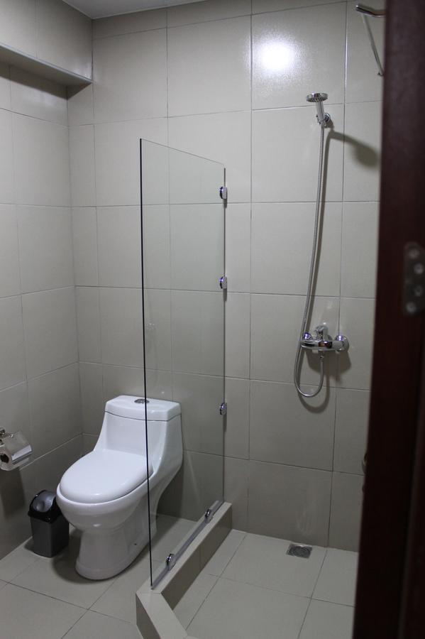 Hotel Sani Kutaisi Esterno foto
