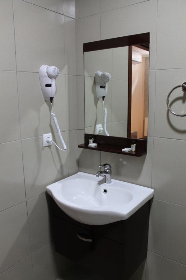 Hotel Sani Kutaisi Esterno foto