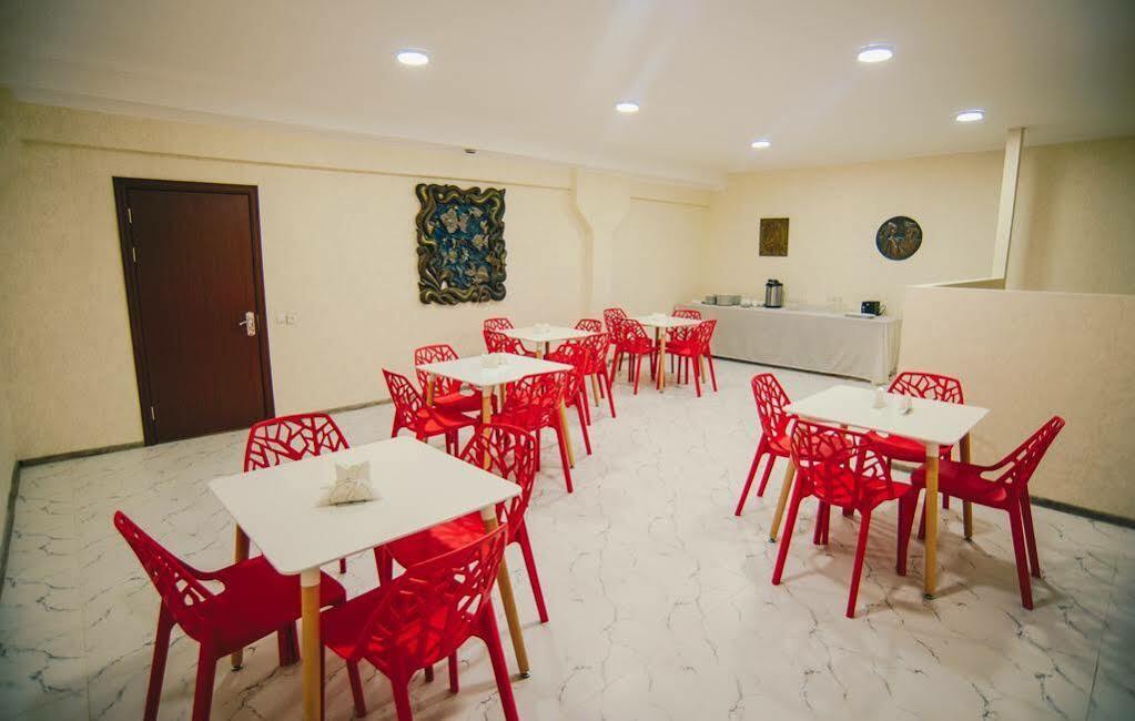 Hotel Sani Kutaisi Esterno foto